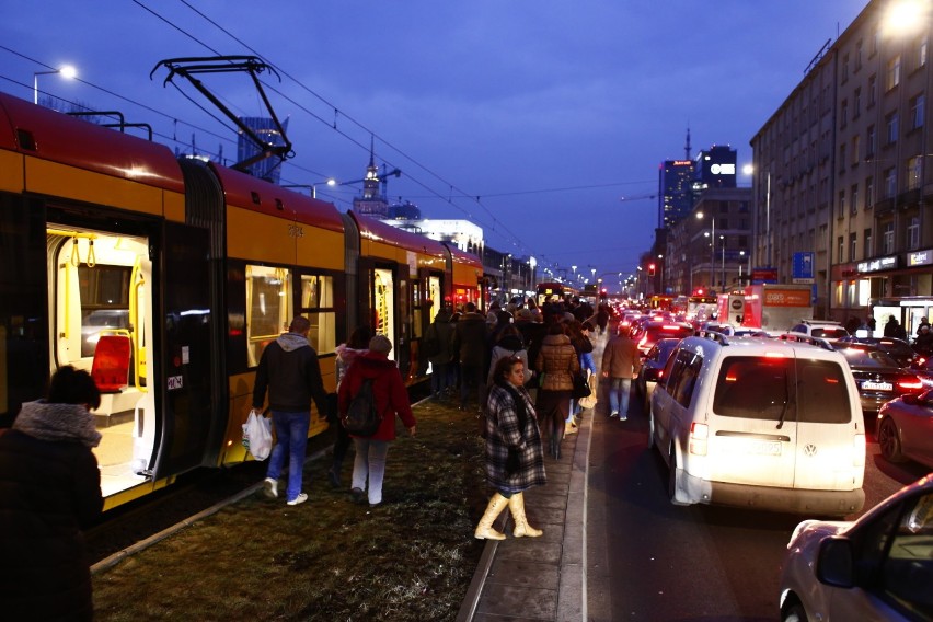 Ogromne korki w centrum. Strajk kobiet sparaliżował Warszawę