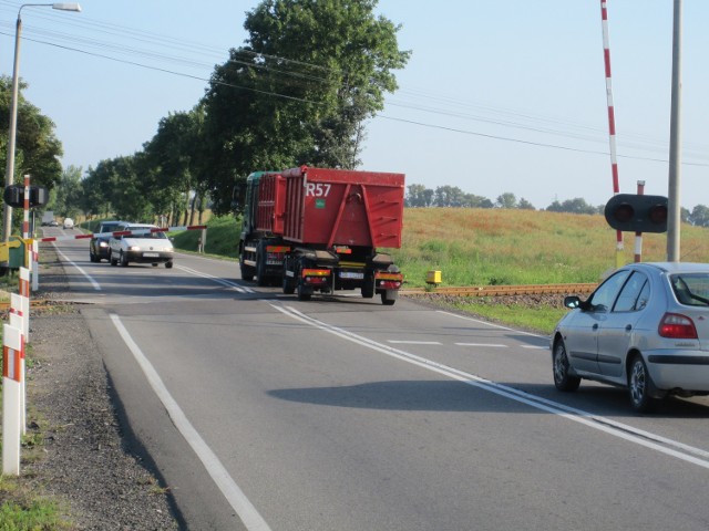 Niebezpieczny przejazd kolejowy w Koniecwałdzie