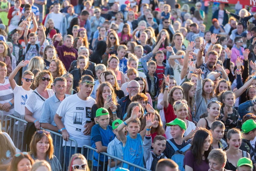 Mesajah dał czadu w Jarosławcu. Koncert artysty reggae wzbudził wieki aplauz ZDJĘCIA