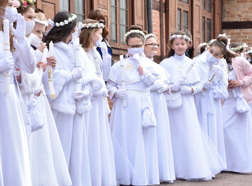 Malbork. Pierwsza Komunia Święta w parafii Matki Boskiej Nieustającej Pomocy [ZDJĘCIA]. Tym razem uroczystość odbyła się zgodnie z planem