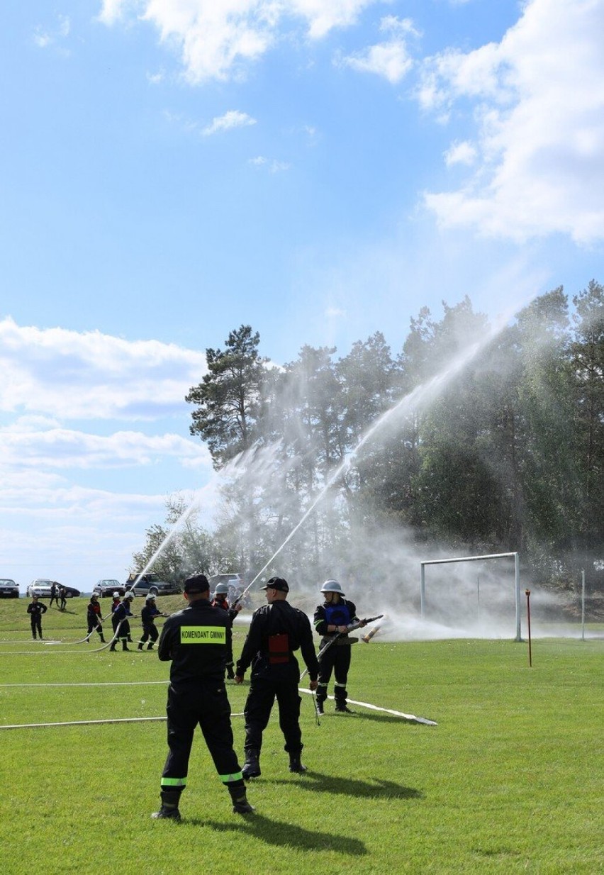 Powiat chełmski. Strażacy pokazali swoje umiejętności podczas zawodów w Leśniowcach. Zobacz zdjęcia