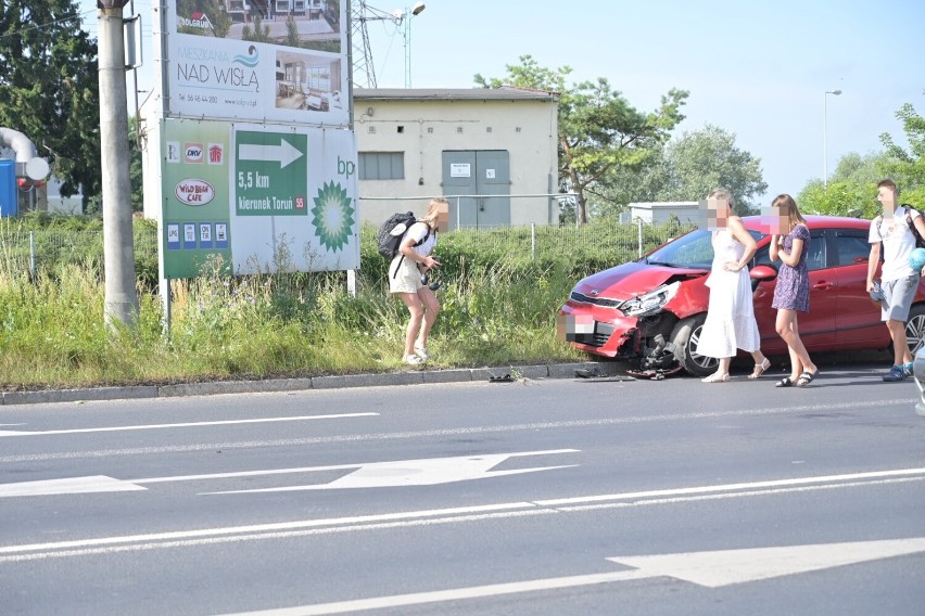 Zderzenie trzech samochodów na ul. Gdyńskiej w Grudziądzu