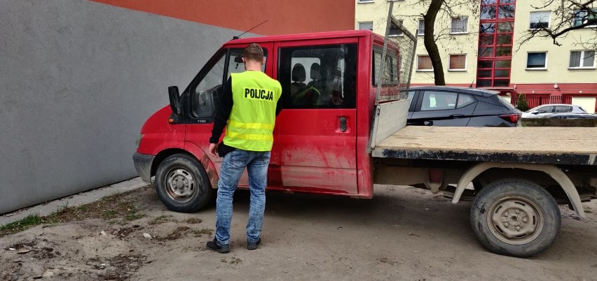 Kradzież samochodu i narzędzi na budowie autostrady A1 koło Radomska. Sprawcy w rękach policji