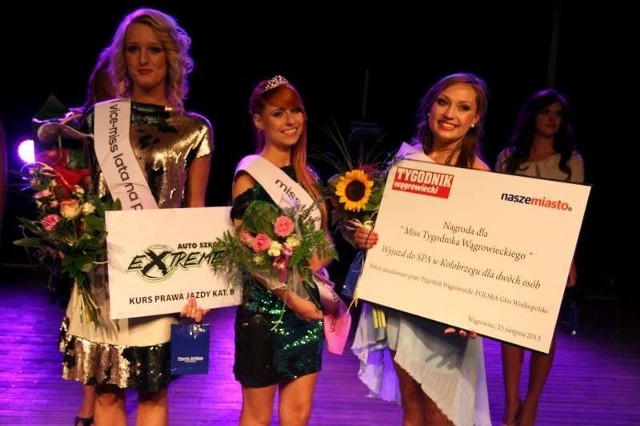 Miss 45 Lata na Pałukach: W niedzielne popołudnie do wągrowieckiego amfiteatru ściągnęły tłumy mieszkańców, aby podziwiać kandydatki do tytułu MISS. Korona dla Anety Rak


Zobacz więcej: Miss 45 Lata na Pałukach: Korona dla Anety Rak