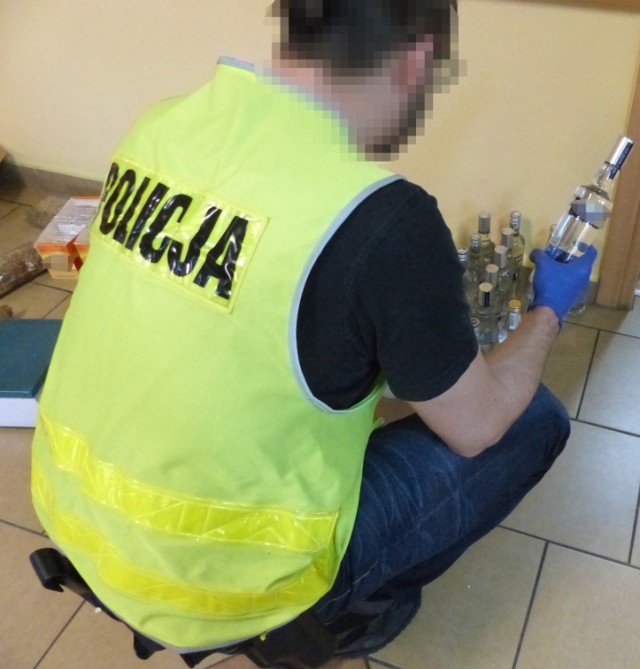 Policja w Kaliszu: 34-latek handlował nielegalnym alkoholem