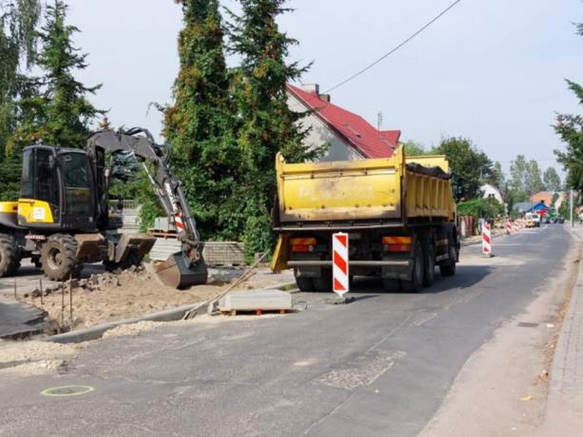 Ulica Śmigielska w przebudowie. Roboty drogowe w Osiecznej zakończą się do połowy listopada