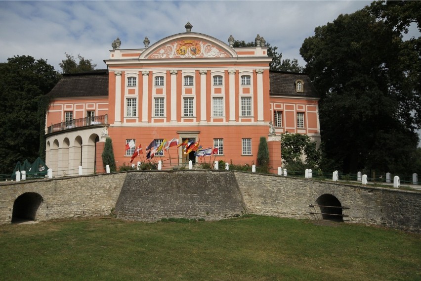 1. Zamek Królewski w Chęcinach...