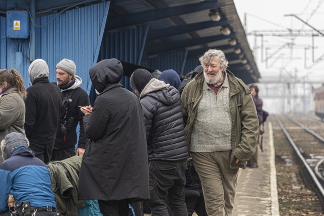 Stephen Fry na planie filmowym w Olkuszu