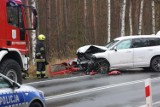 Śmiertelny wypadek na drodze Lubin - Prochowice. Wskutek czołowego zderzenia dwóch aut zginęła 75-letnia kobieta [AKTUALIZACJA]