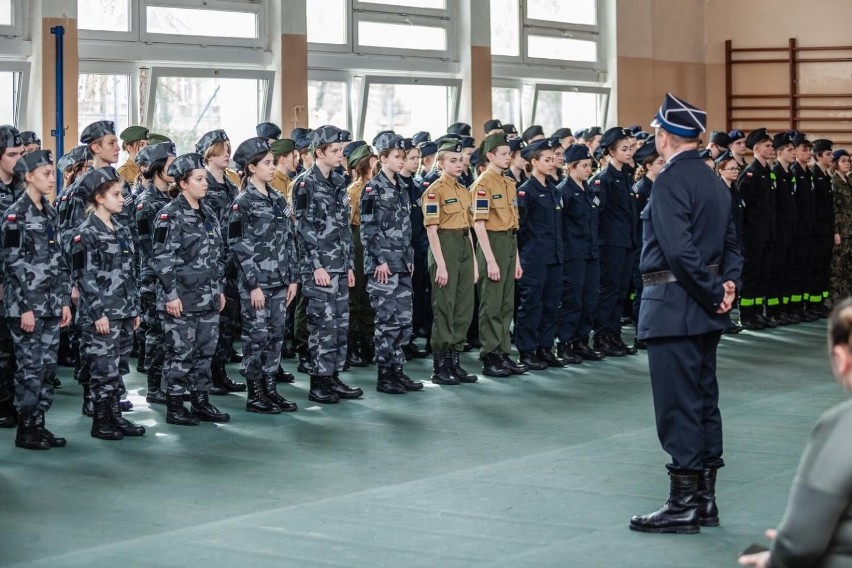 Klasy mundurowe CKZiU z butami militarnymi od PPO 