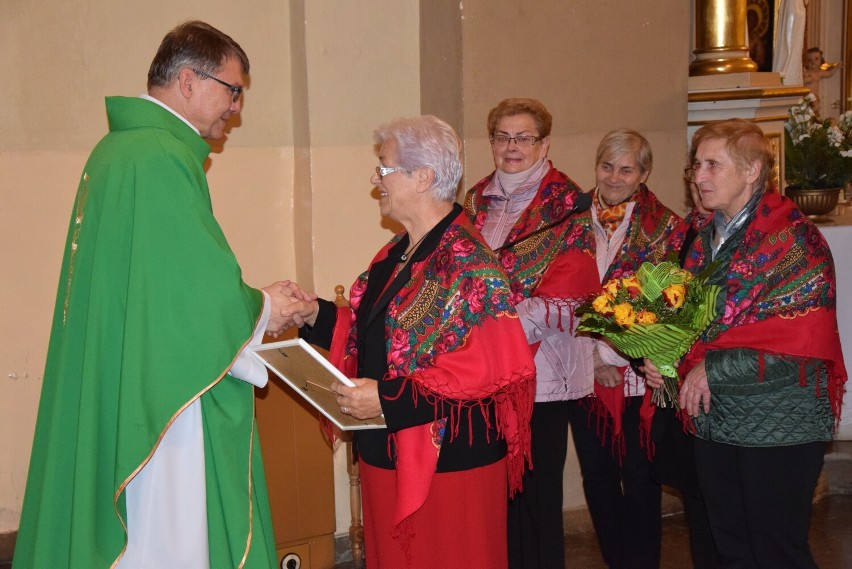 Wzruszające i uroczyste pożegnanie proboszcza parafii św. Rocha w Konopnicy księdza Marka Łakomego ZDJĘCIA