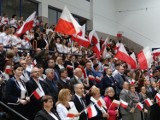 Biało-czerwono w wieluńskiej hali WOSiR. Koncert „Dla Niepodległej” [ZDJĘCIA, FILM]