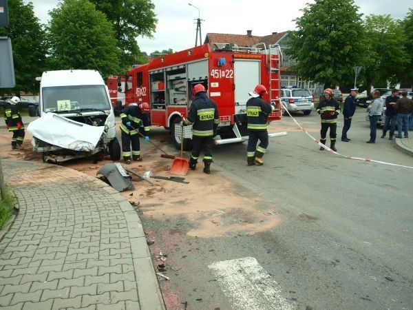 W busie znajdowało się w sumie 19 osób: 16 dzieci, dwóch opiekunów oraz kierowca. Dzieci z klas III i IV, jechały z Pcimia na zawody sportowe w Nowym Sączu.