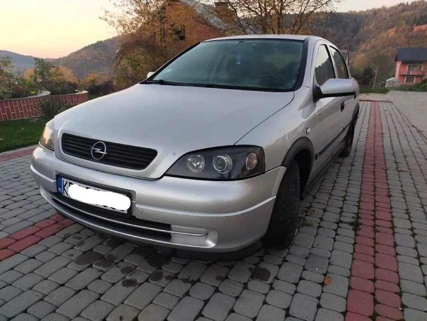 Opel Astra sedan. Rocznik: 1998. Pojemność silnika: 1.6....