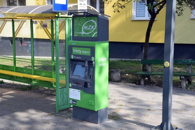 Nowe tablice elektroniczne, automaty do biletów na przystankach autobusowych Miejskiego Zakładu Komunikacji w Zielonej Górze