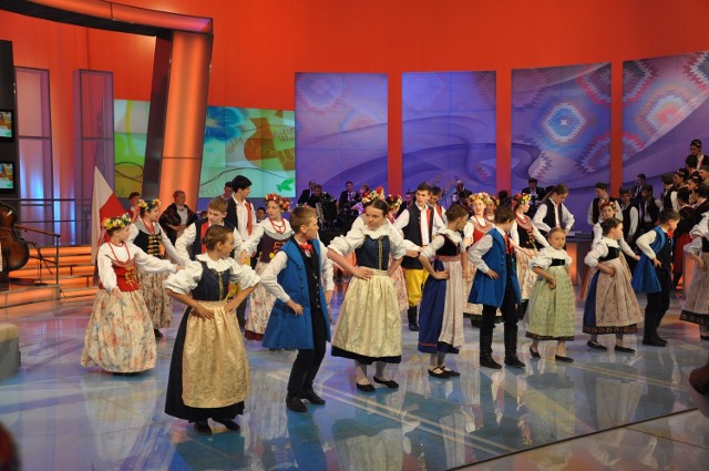 Zespół Folklorystyczny Międzychód zaprasza do wspólnego tańcowania w Centrum Animacji Kultury w Międzychodzie.