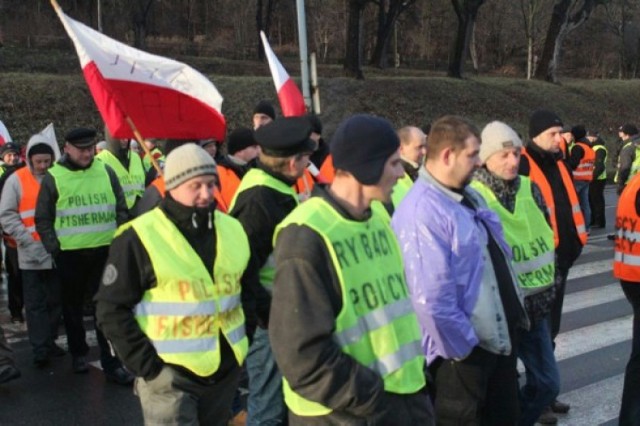 Protest ok. 300 rybaków zablokował dzisiaj centrum Gdańska.