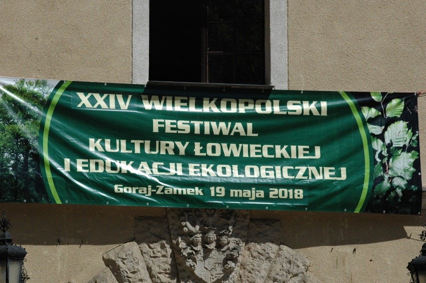 Na festiwalu łowieckim w Goraju jak na wielkim polowaniu: sygnaliści, psy myśliwskie i wabienie jeleni [ZDJĘCIA]