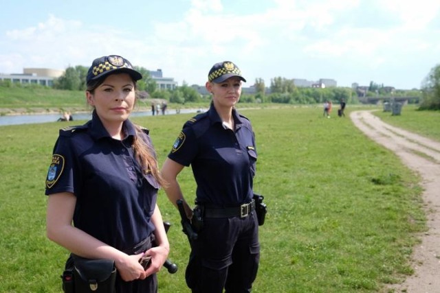 Strażniczki Amanda Grużewska i Aleksandra Markowska