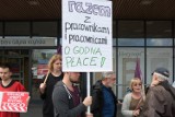 Pracownicy Tesco protestowali w Gdyni. Walczą o lepsze warunki zatrudnienia