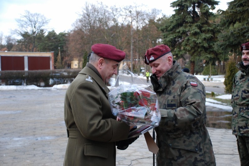 Pożegnania z mundurem w brygadzie. Trzech oficerów odchodzi do rezerwy (zdjęcia)