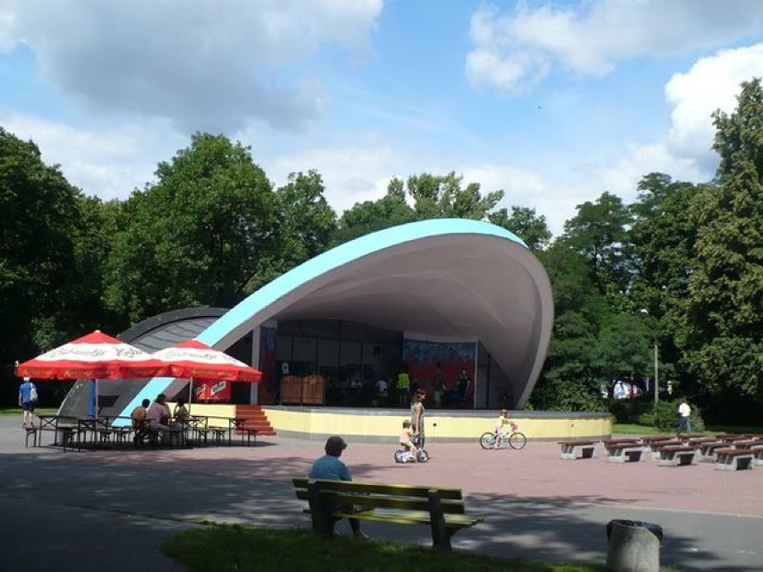 Trwa remont muszli koncertowej, która znajduje się w Parku...