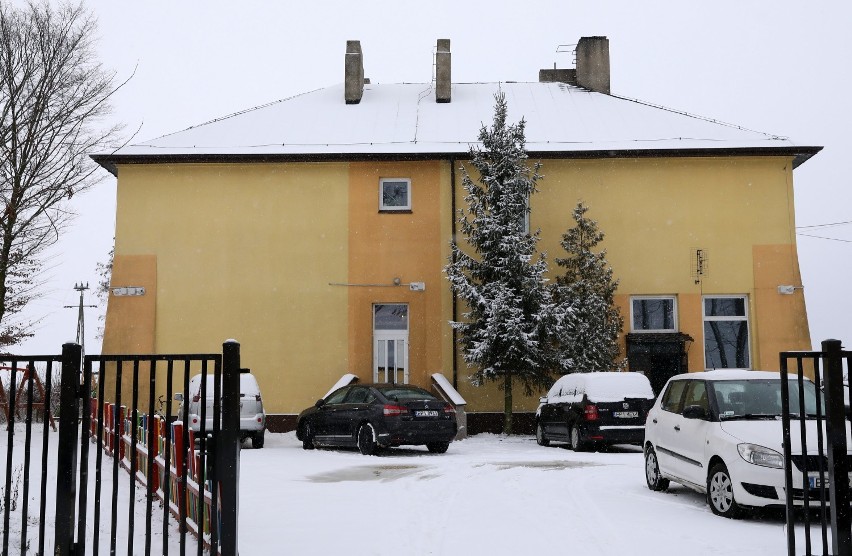 Rodzice i nauczyciele sprzeciwiają się przeniesieniu Szkoły...