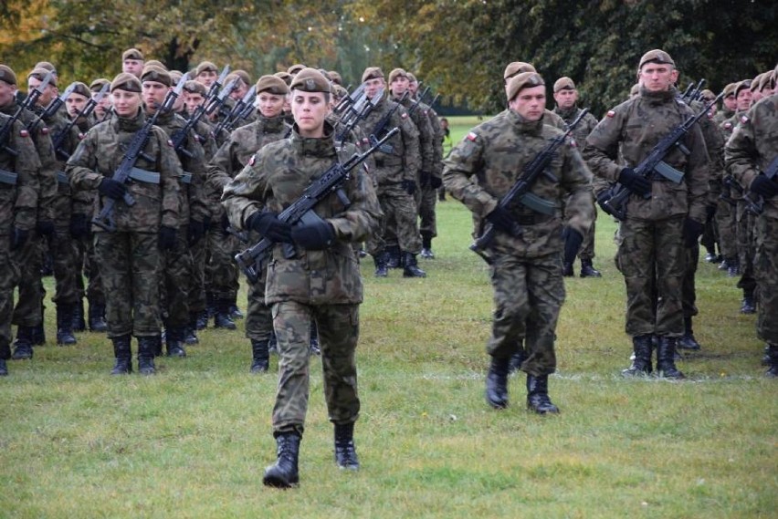 Trwają wojskowe kwalifikacje do zawodowej służby. Jakich żołnierzy poszukują w Białymstoku i nie tylko