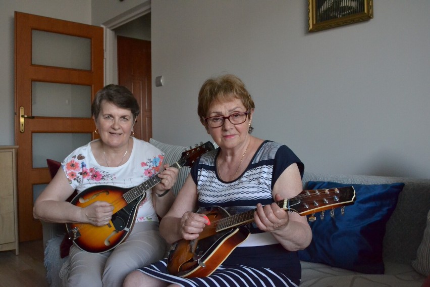 Maria Raniszewska i Irena Zdrojewska to mandolinistki z...