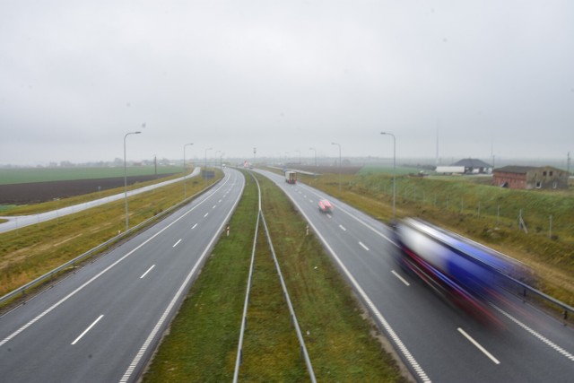 Trasa S5 widziana z wiaduktu imienia podporucznika Tadeusza Lerchenfelda