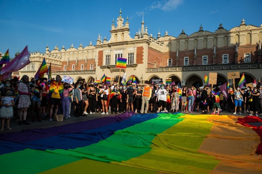 Małopolska straci miliardy euro przez uchwałę anty-LGBT? Polityczne rozbieżności w sprawie unijnych środków dla regionu i Krakowa