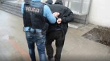 Policjanci z Gdyni zatrzymali mężczyznę poszukiwanego listem gończym. W jego mieszkaniu było 3,4 kilograma narkotyków