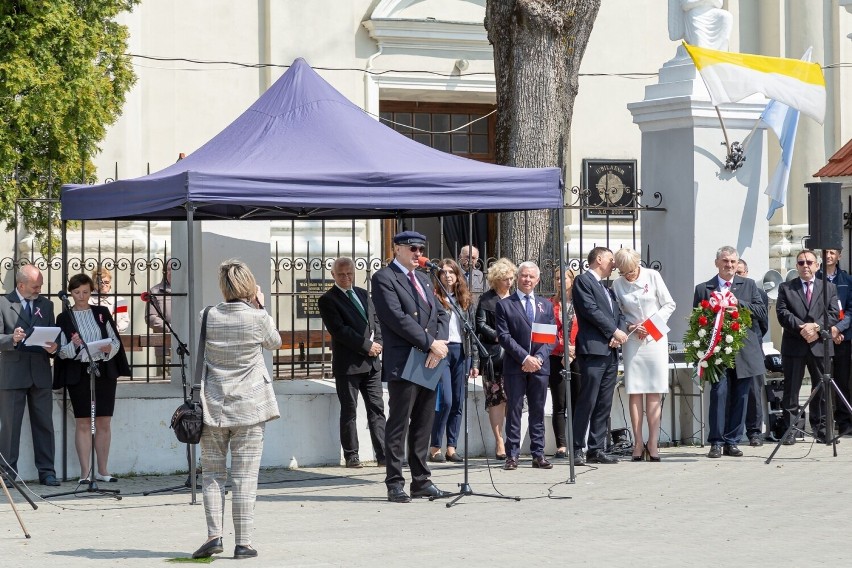 Mieszkańcy Urzędowa uczcili Święto Konstytucji 3 Maja. Zobacz zdjęcia z powiatowych obchodów [GALERIA]