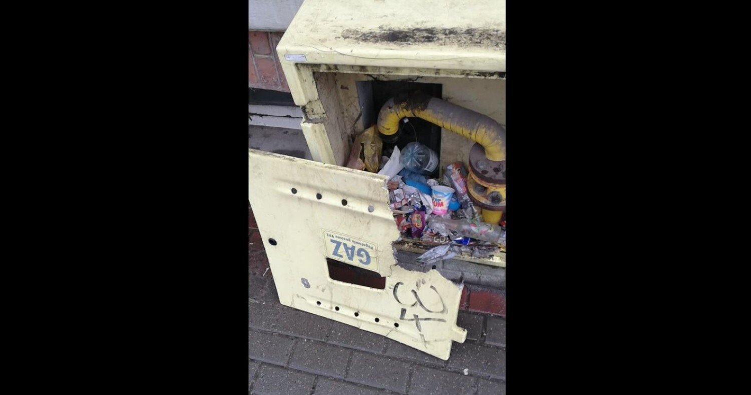 Uszkodzona skrzynka z instalacją gazową w centrum Szczecinka [zdjęcia] |  Szczecinek Nasze Miasto