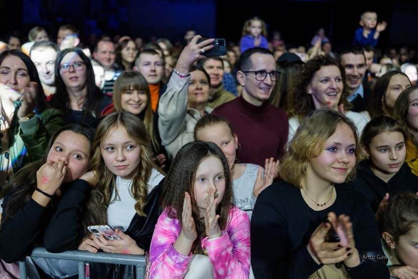 Publiczność podczas koncertu charytatywnego w Skrzyszowie...