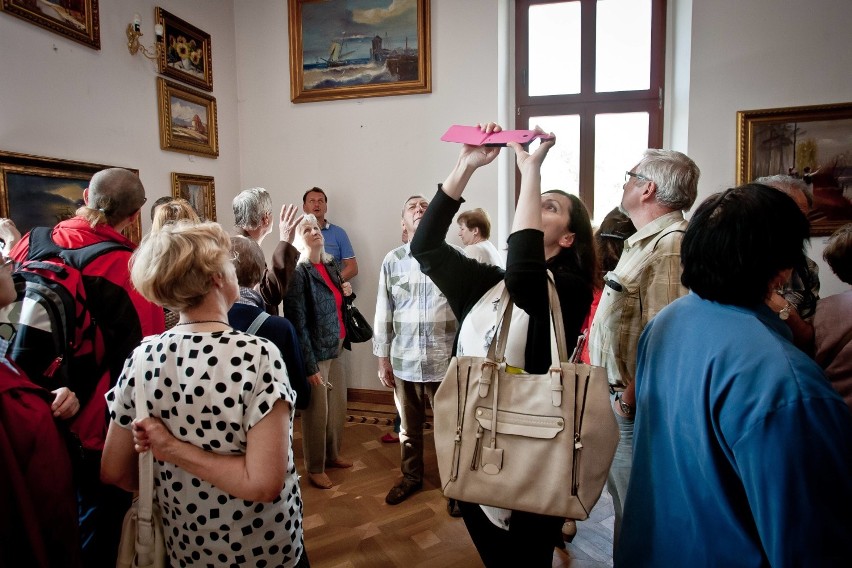 Czytelnicy Panoramy Wałbrzyskiej zwiedzili pałac Tielscha w...