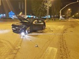 Tarnów. Nocny wypadek na skrzyżowaniu Szujskiego-Szkotnik. Samochodami podróżowały trzy osoby