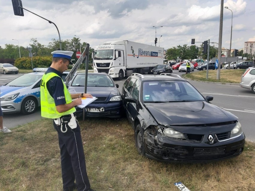 Kobieta z dziećmi w szpitalu po wypadku na ulicy Tarnowskiej w Kielcach. Ogromne korki (ZDJĘCIA)