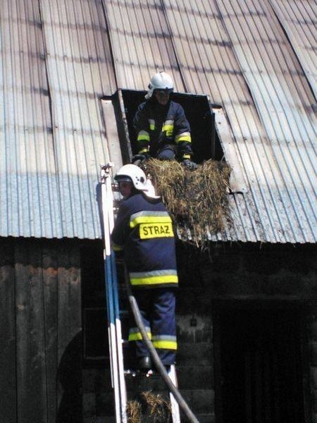Pożar stodoły w Kosarzyskach. Osiem straży gasiło ogień