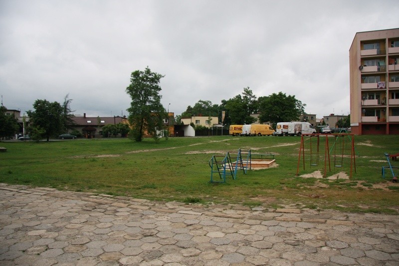 Istniejący plac zabaw. Nowy powstanie tuż obok – po lewej...