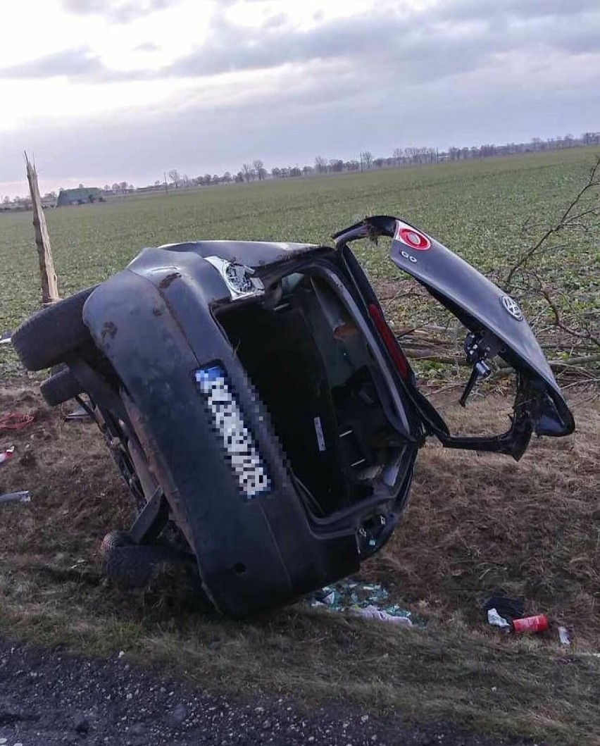 Wypadek w Ujmie Dużej. Kierowca  volkswagena stracił...