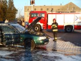 Kobylin - Pożar na parkingu marketu Biedronka. Spalił się samochód. ZDJĘCIA