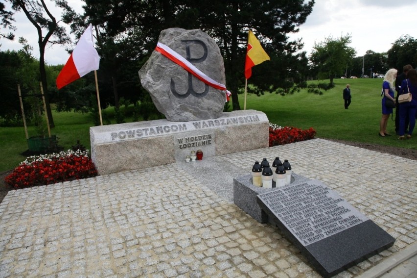 Powstańców Warszawskich w Łodzi został odsłonięty 1 sierpnia...