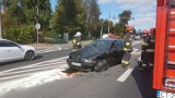 Dwa bmw zderzyły się w Trzeciewcu. Dwie osoby trafiły do szpitala