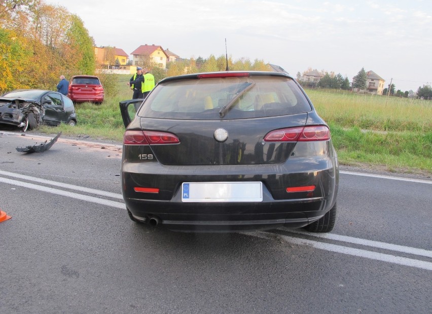 Zderzenie trzech samochodów w Bulowicach – jedna osoba ranna