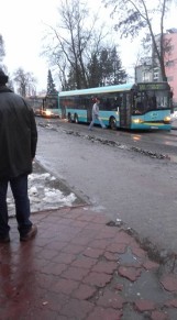 Drogi Jaworzno: uwaga, autobusu PKM zablokował Krakowską