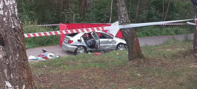 W Olkuszu na DK 94 doszło do wypadku. Zginęła pasażerka samochodu, który dachował