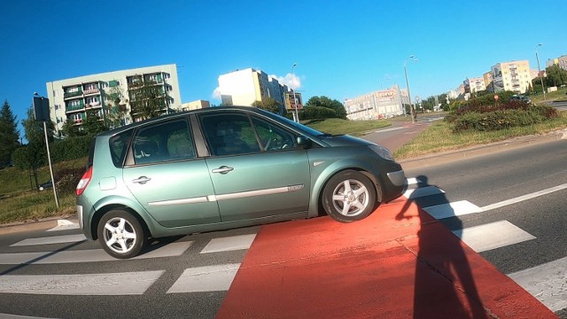 Niektóre przejazdy rowerowe w Gorzowie, choć dają rowerzystom pierwszeństwo, i tak są śmiertelnie niebezpieczne