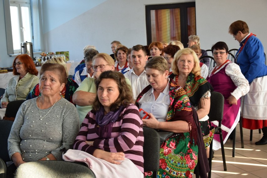 Kto nie wraca wspomnieniami do smaku babcinego żurku albo sernika? W Gorlicach uczyli, jak odtworzyć dawne smaki i kulinarne tradycje