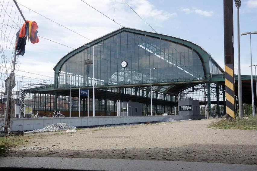 Kończy się remont hali peronowej Dworca PKP w Legnicy, zobaczcie aktualne zdjęcia